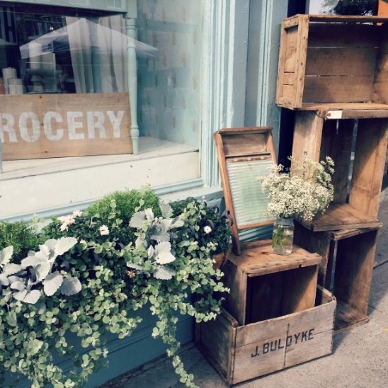 Loved this vignette at Sweet Violet , this past weekend. 