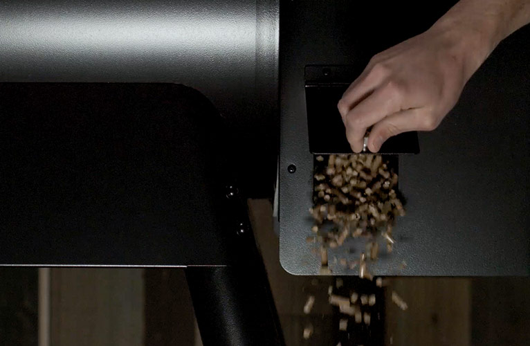 CHANGING & REMOVING PELLETS