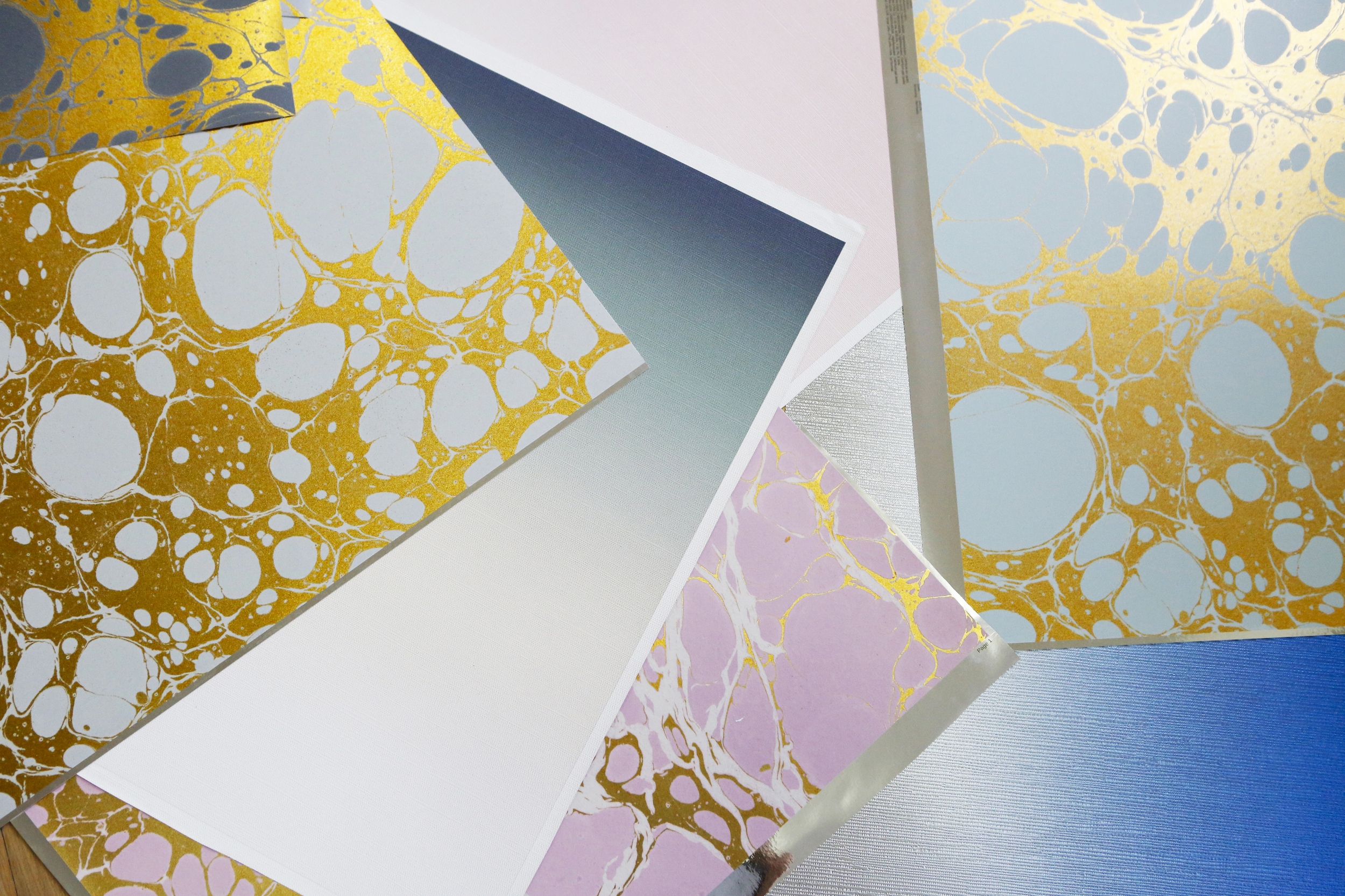 RACHEL MOSLER CALICO WALLPAPER DOUBLE OR NOTHING