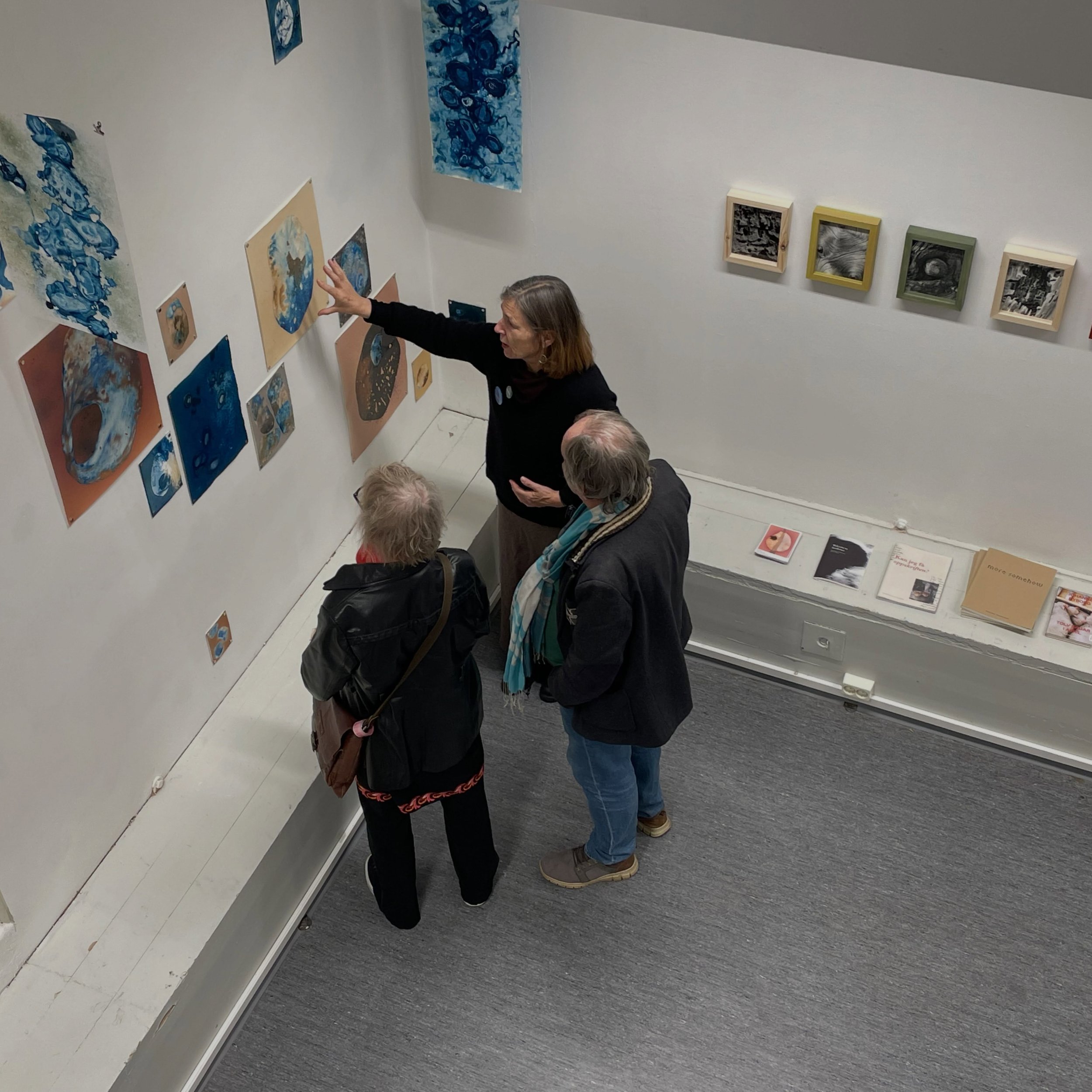 CYAN m&oslash;rkeromsgalleri sin utstilling &ldquo;Tethered&rdquo; henger oppe p&aring; fotofestivalen  Oslo Negativ i oktober. Siste &aring;pningshelg er 23.-25.oktober. 

Utstillingen samler fotografiene til 11 av fotografene som jobber ved CYAN m&