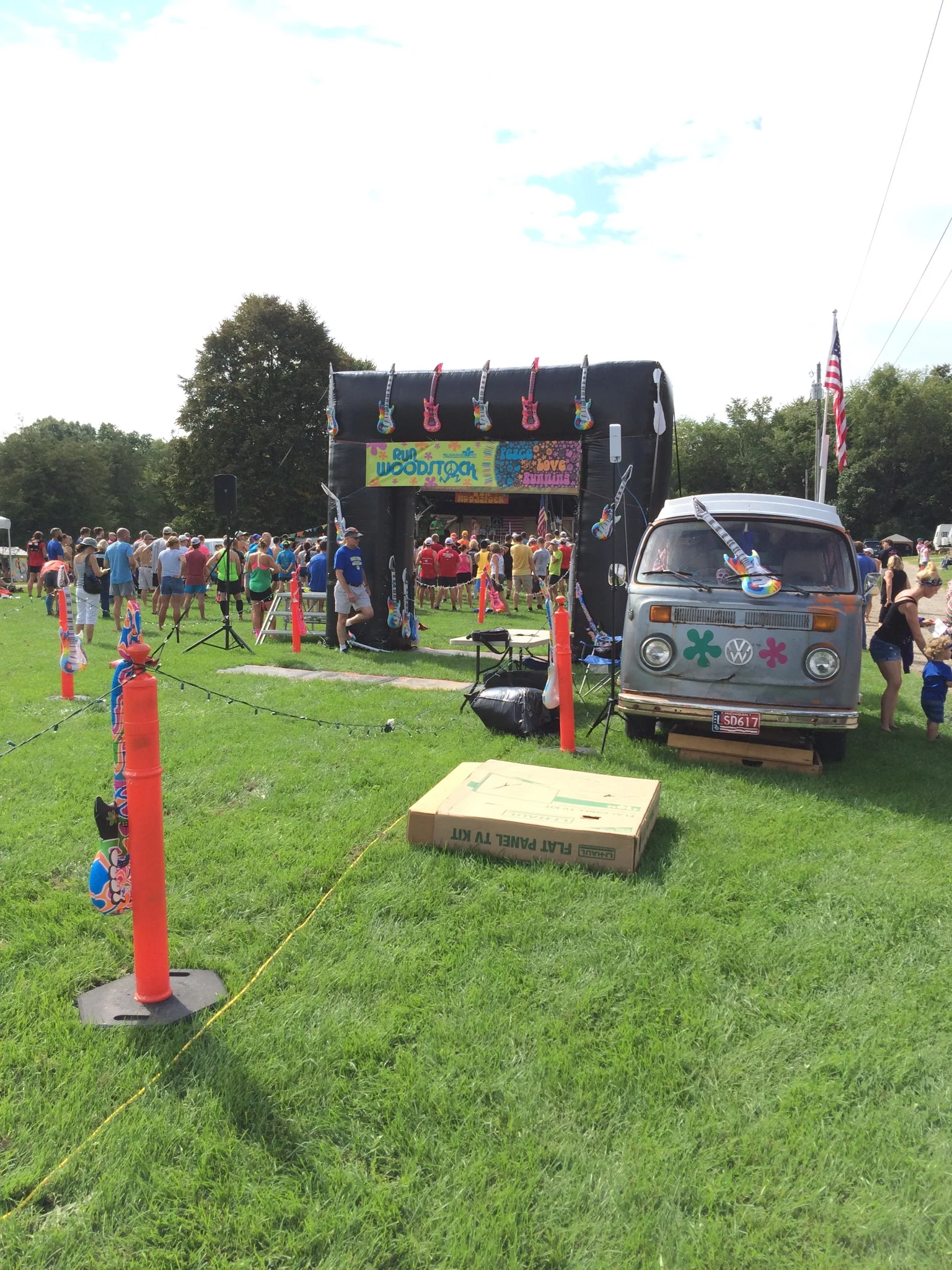 Pre-race meeting & start/finish line.