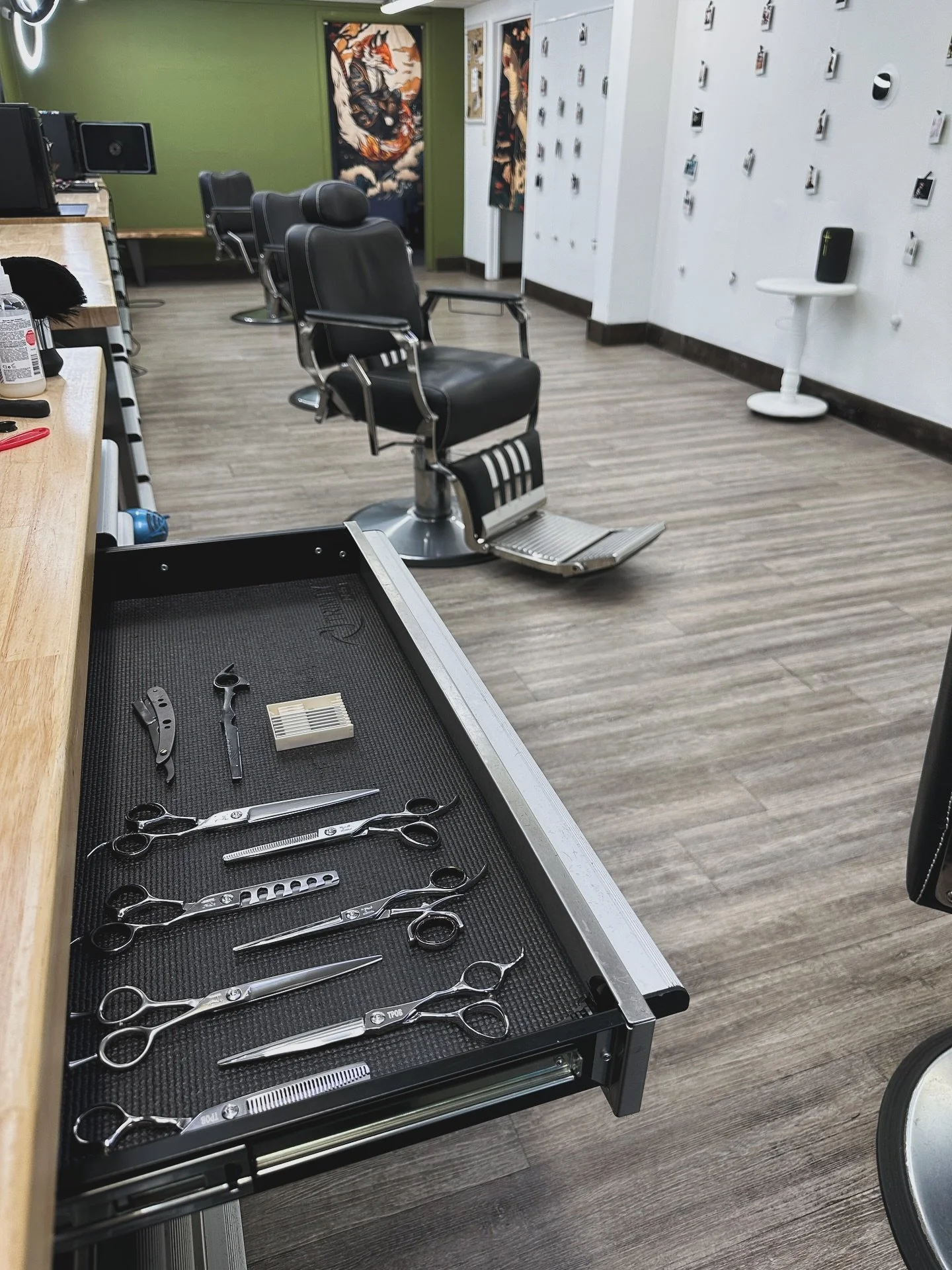 Looking for a space to keep your tools? The Barber Story is currently offering a full time lease opportunity for licensed barbers and barber stylists in the treasure valley. Stop by the shop or message @boisebarber for details