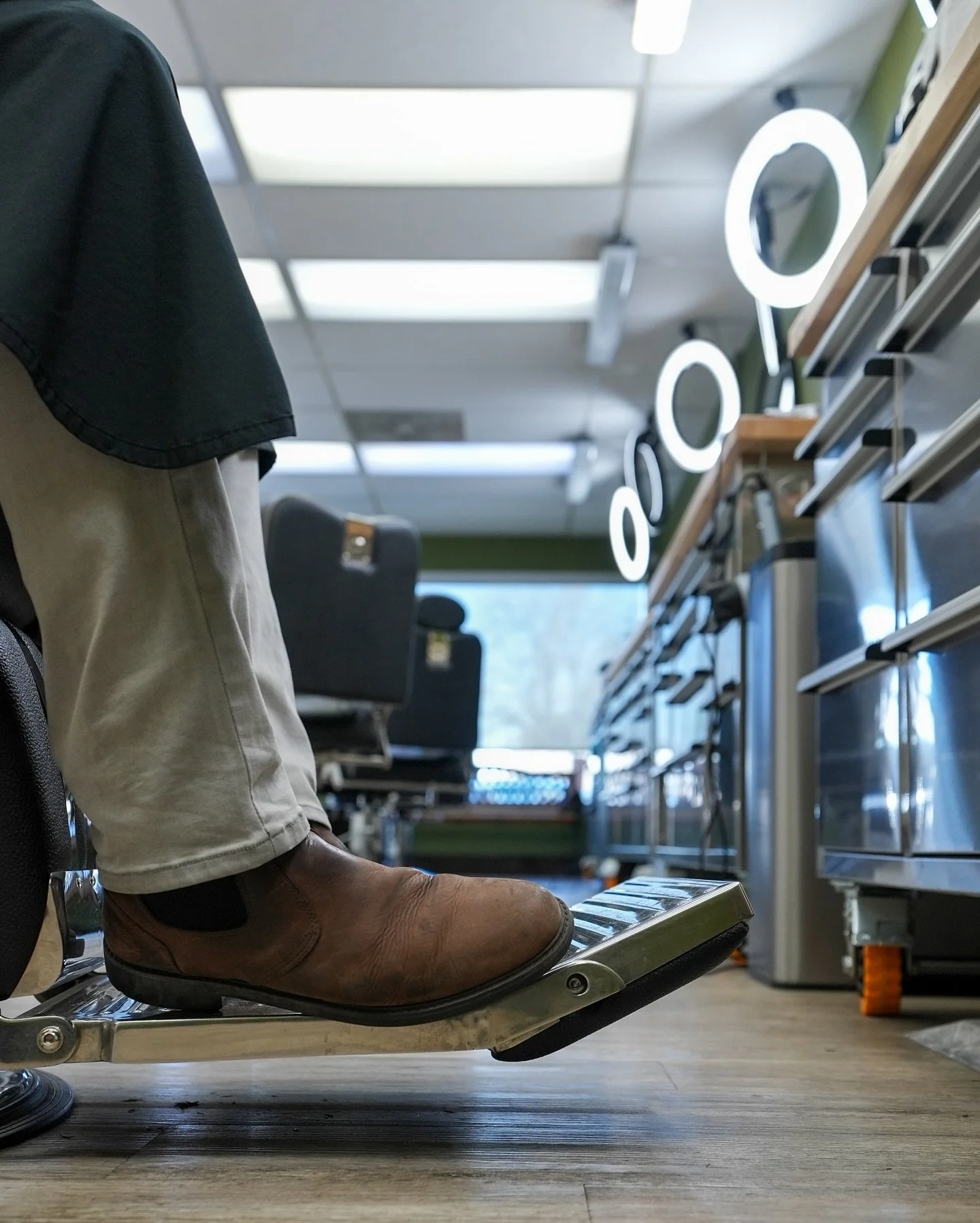 Are you walking around tree fort this weekend? Make sure you rest your feet in one of our chairs before engaging in the chaos. Book your appointment online at TheBarberStory.com

#barber #barbershop #barbershopconnect #boisebarber #boisebarbershop #b