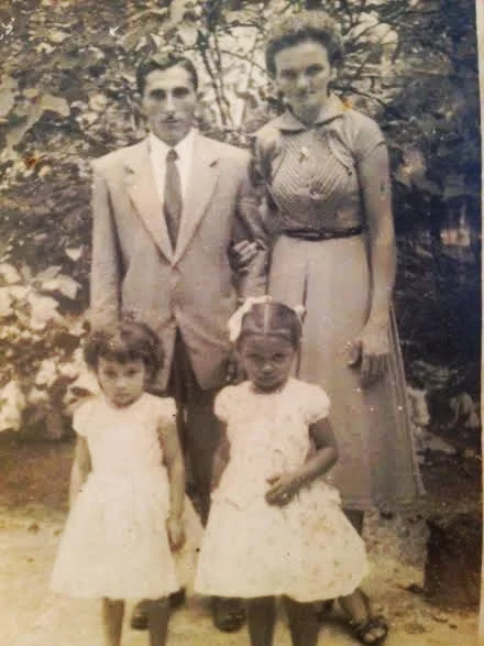 Noivado de minha mãe e meu pai no inicio dos anos 50.