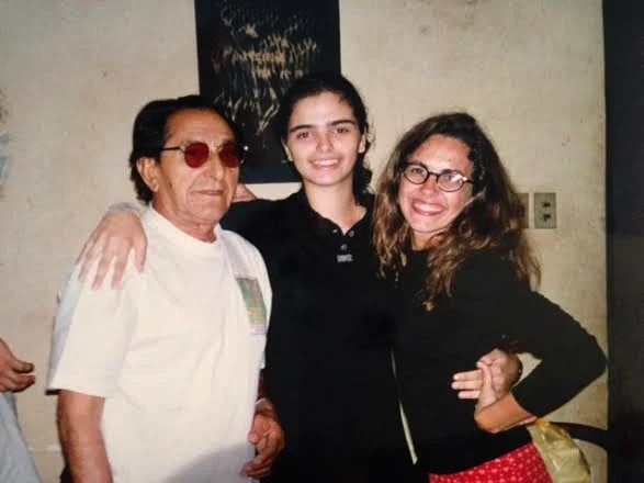 Meu pai, sua primeira neta, e eu em 1996 quando ele foi diagnosticado com Alzheimer