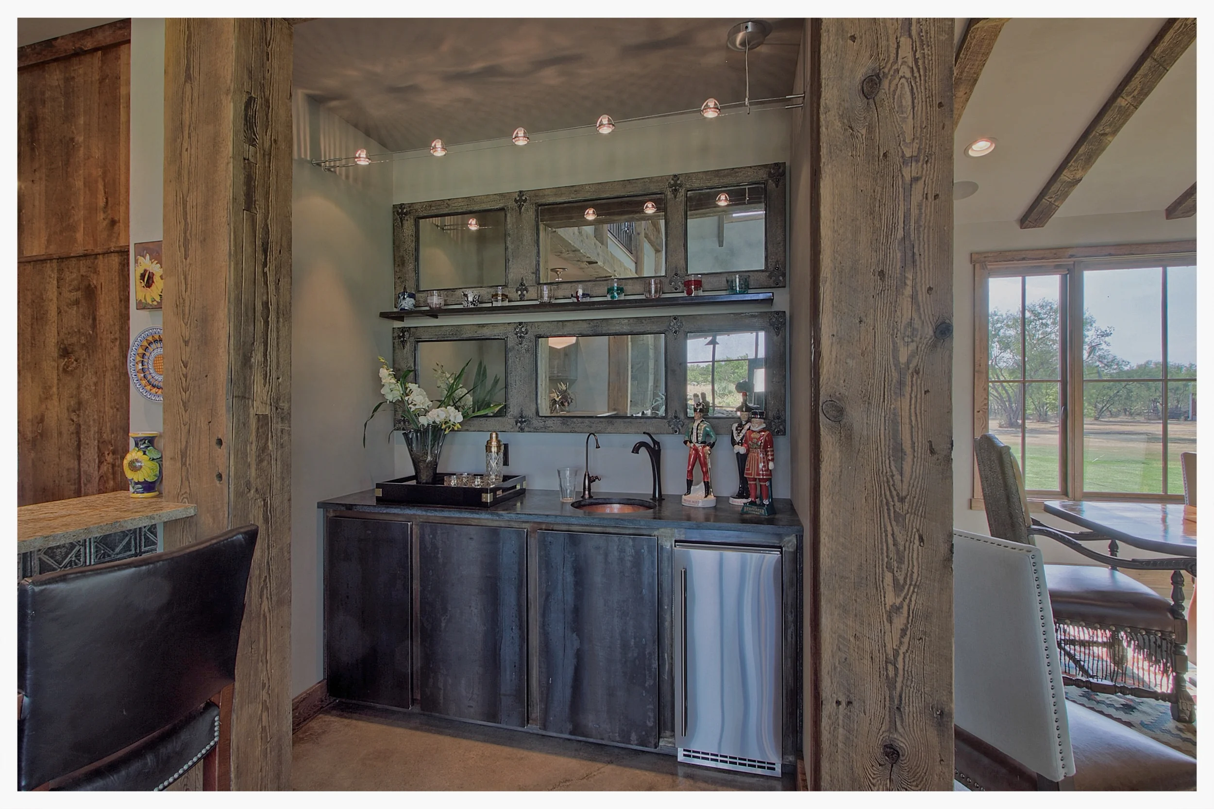 Wet Bar.jpg