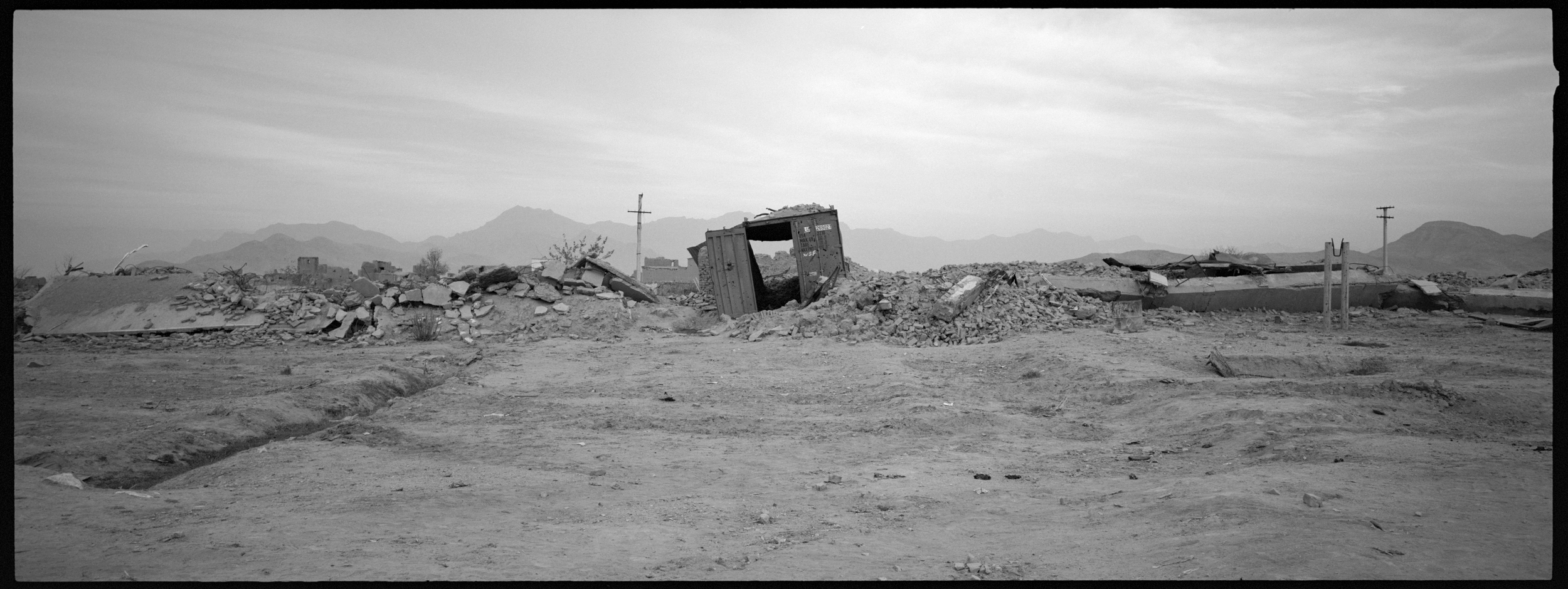  The Old Road leading to the Panjshir Valley north of Kabul. This road was the scene of heavy fighting between the Taliban and Northern Alliance soldiers from 1995 to November 2001.



 