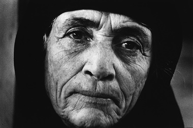 Portrait of a Greek refugee, Larnaca, Cyprus, 1976 ©Jean Mohr, Musée de l’Elysé