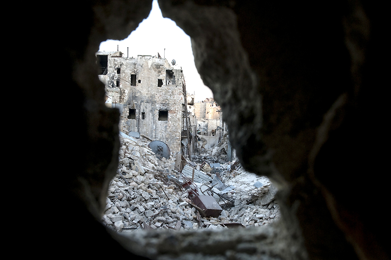 Old Aleppo, Aleppo governorate. Large-scale destruction of infrastructure is one of the many harsh realities of Syria's armed conflict. © ICRC / H. Hvanesian