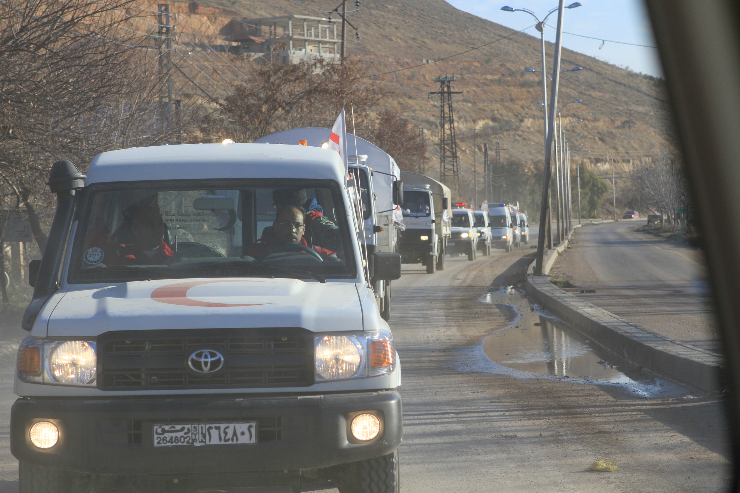 ICRC President calls for daily halts in fighting in Syria - Syrian Arab Red Crescent convoy in Zabadani valley - Syrian RC/Malla, Ibrahim