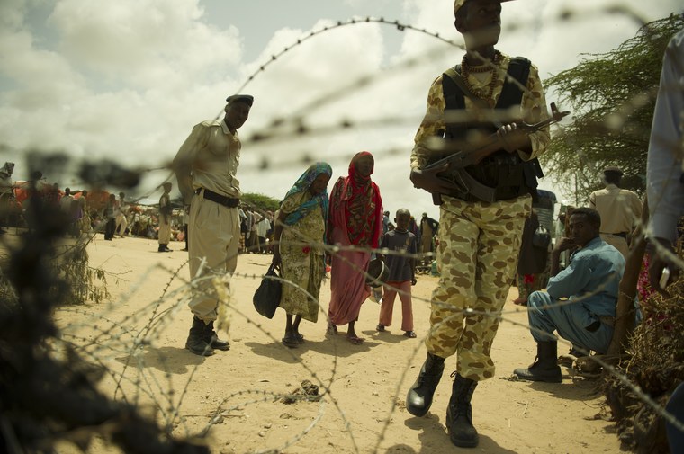 Assisting drought victims in Somalia - Badbaado IPD camp, Mogadiscio - © ICRC/LIOHN, André