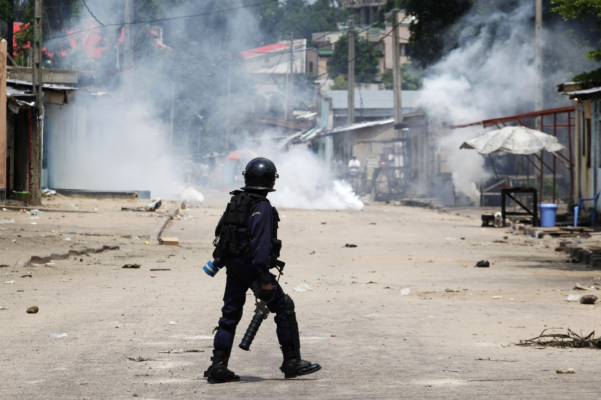 Kinshasa: calm, but tense - Protesters in the Congolese capital last Sunday - Photo courtesy of Reuters/Braun, Emmanuel