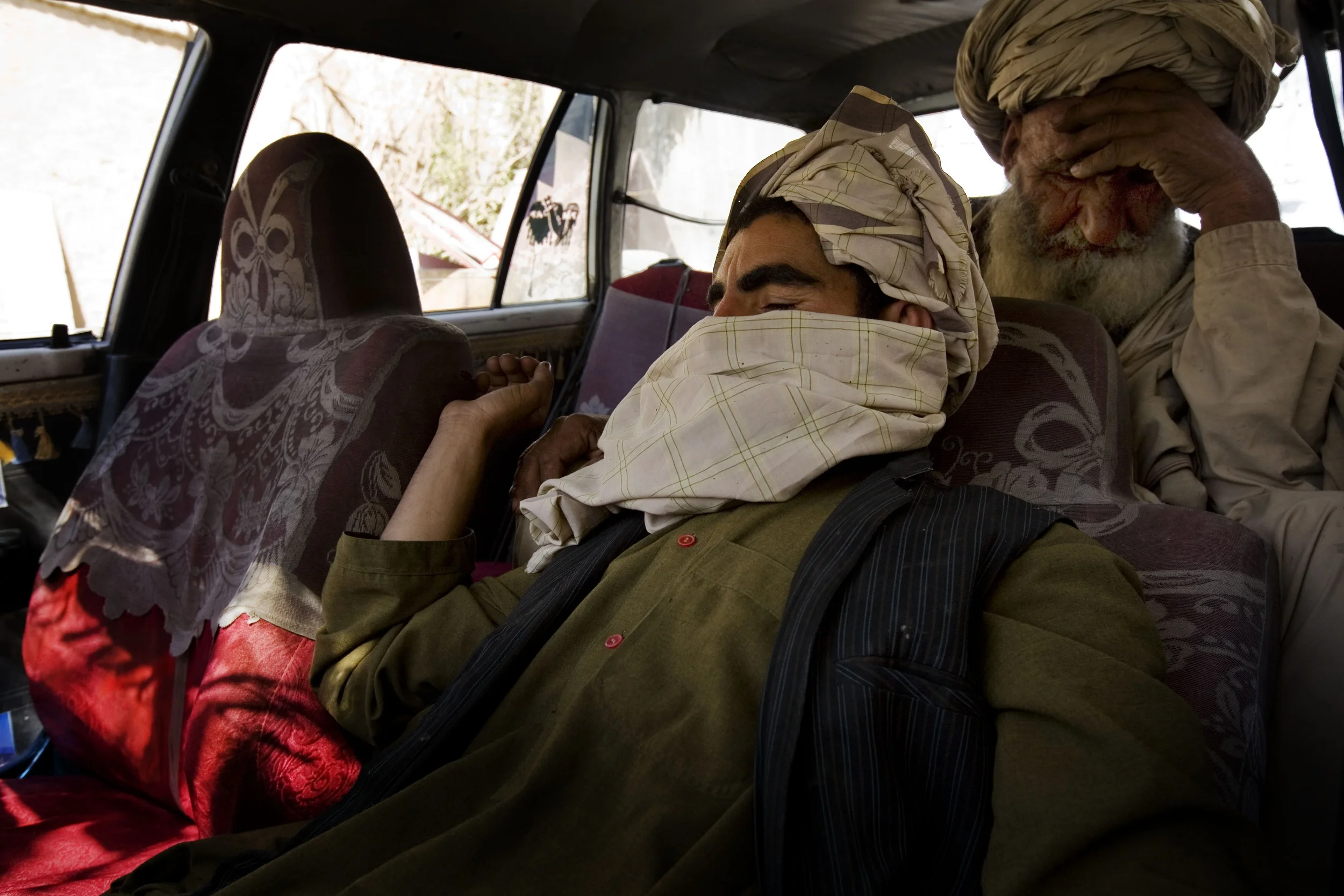 Urgent deliveries - Filling the gap where ambulances are rare - All photos ©ICRC/HOLT, Kate
