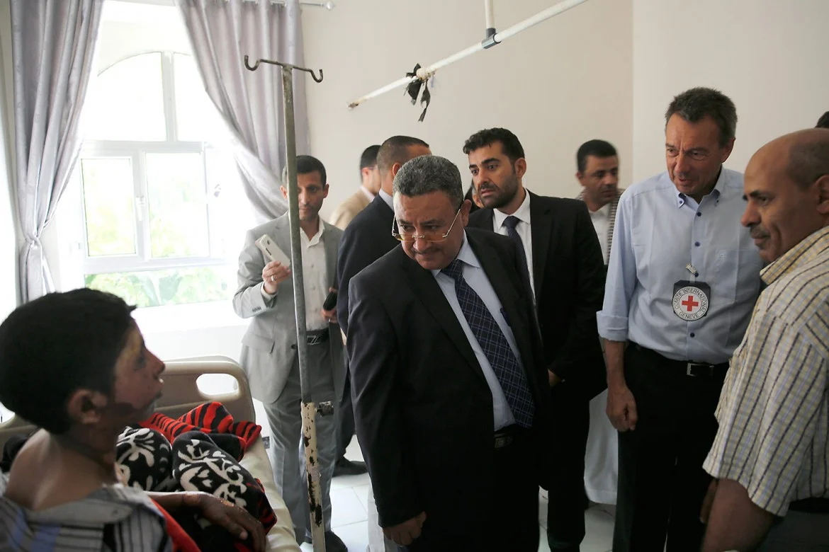 Mahmoud, a teenage boy who was the victim of a land mine in Aden is receiving treatment in Al-Joumhouri Hospital in Sana'a. CC BY-NC-ND/ICRC/H Al-Ansi