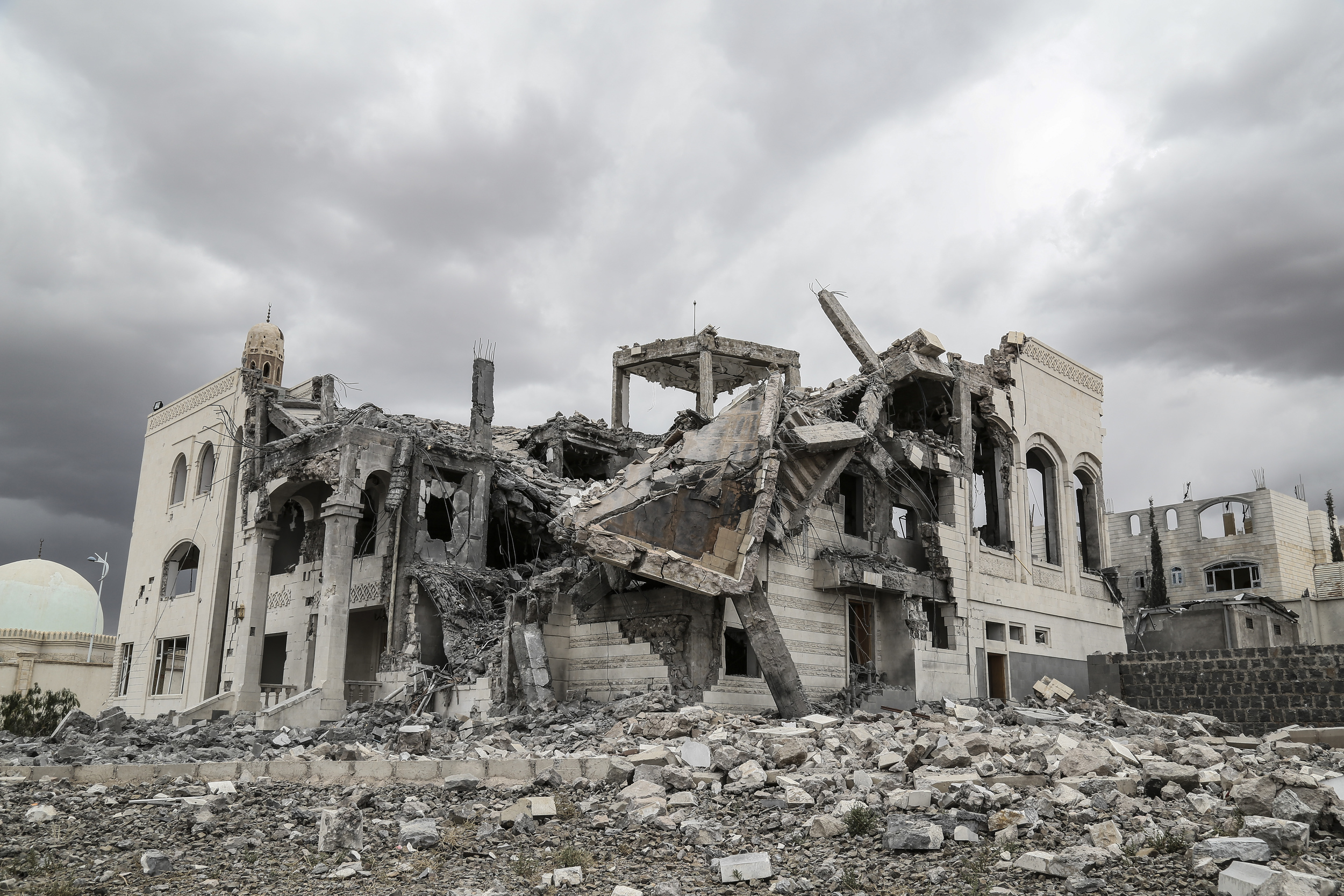 Sana’a, Hay Soufan district. large scale destruction now covers the landscape in yemen. Thomas Glass/ ICRC.