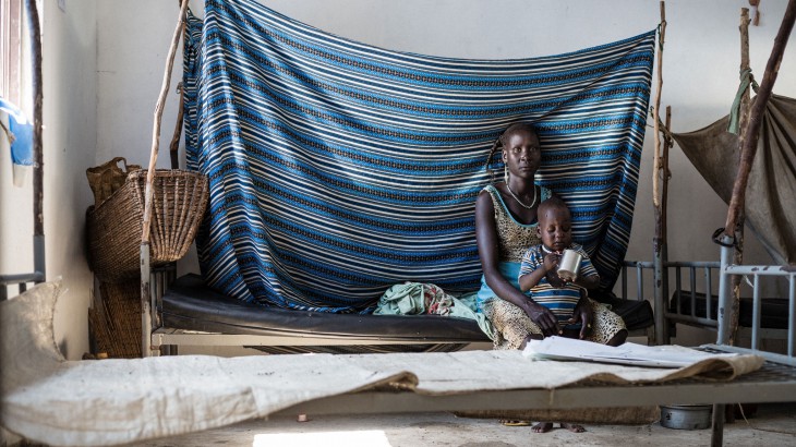 Decades of violence in South Sudan have shattered hopes for a sound medical system. For a patient who needs to reach a hospital in an emergency the absence of roads is a death sentence. ICRC / Alyona Synenko