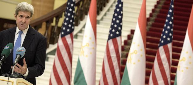 U.S. Secretary of State John Kerry makes a statement to the press after a meeting with Tajik President Emomali Rahmon in Dushanbe, November 3, 2015. Photo: Pool Photo via AP
