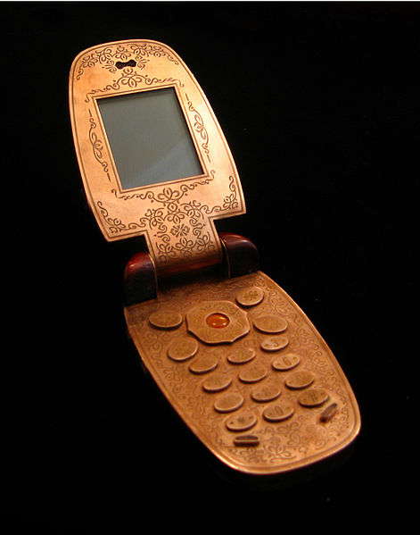 Picture by Janmare. I actually had a couple of flip phones like this, and they're still cool.