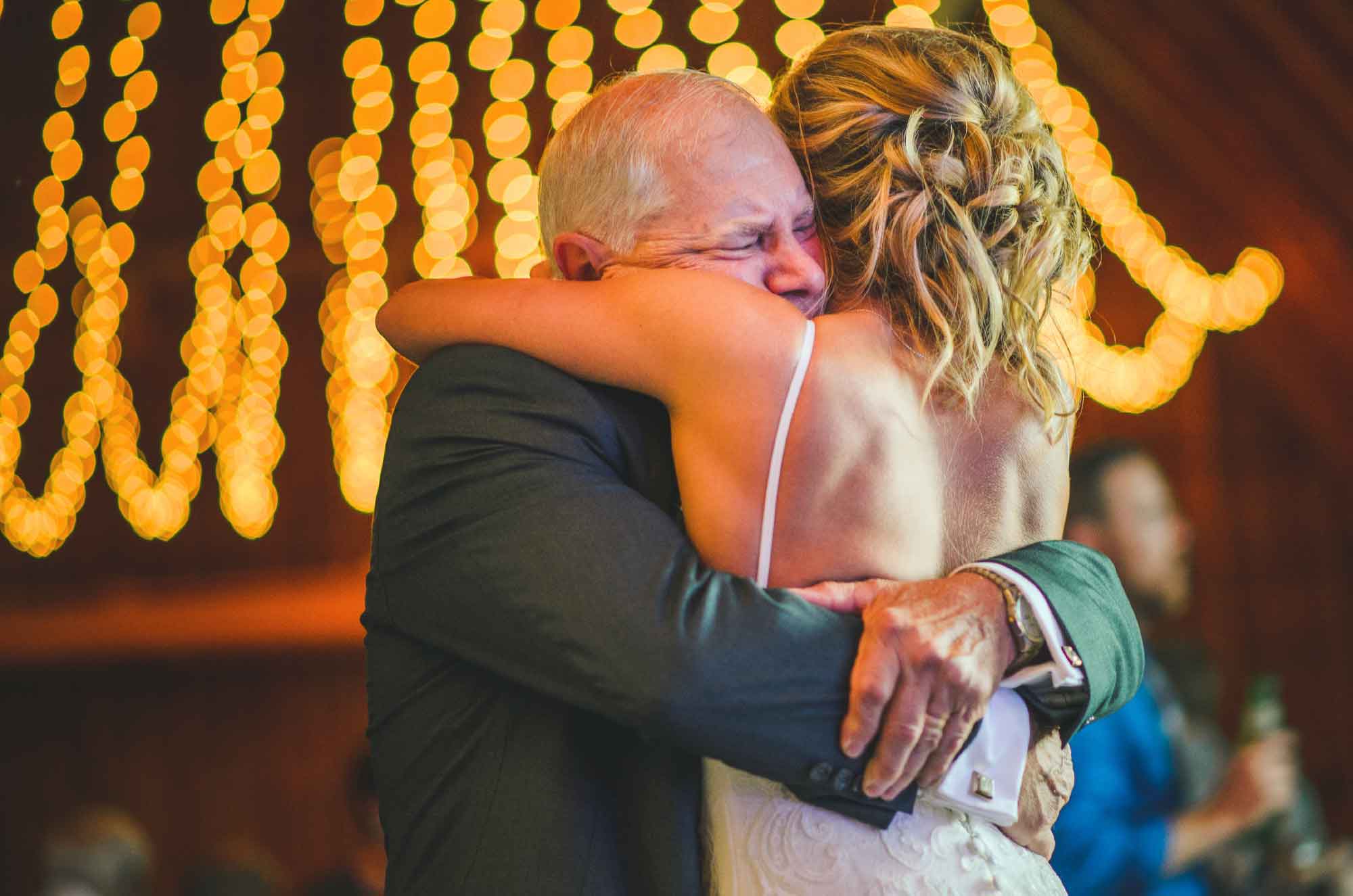 27-father-daughter-emotional-dance-wedding.jpg