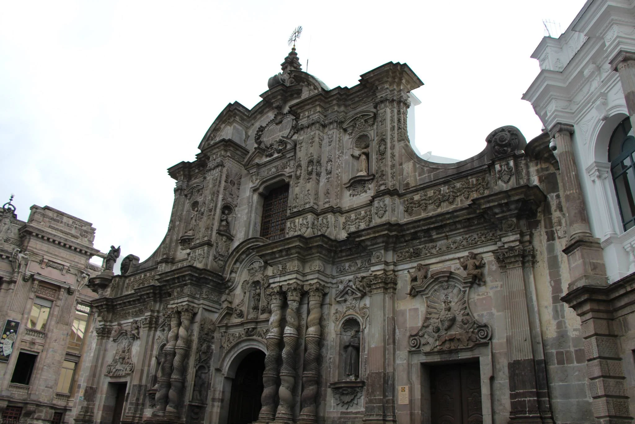 Ecuador Building 3.jpg