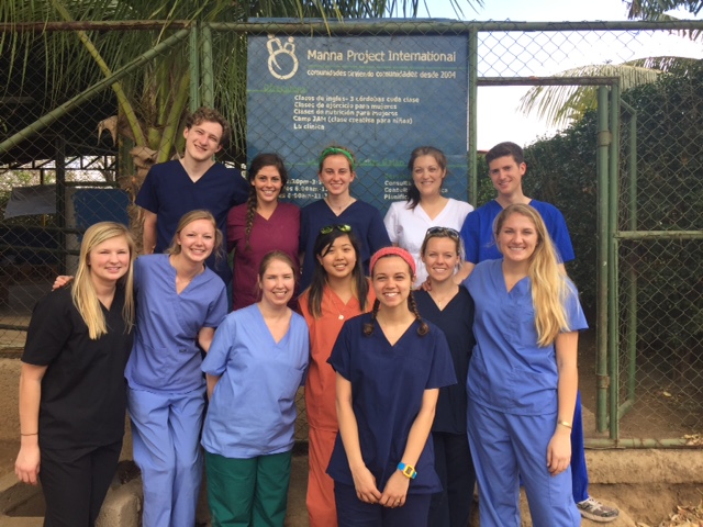 College of Charleston held a Deparasitation Clinic in Farito and, overall, treated more than 800 community members! 