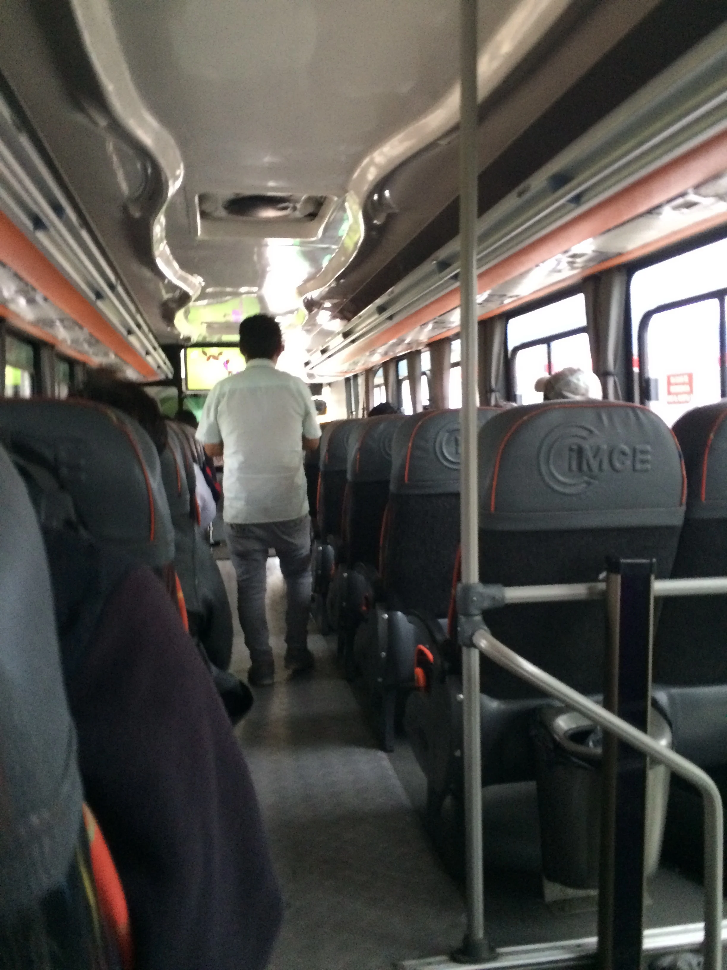 A Beginner’s Guide to Riding the Bus in Ecuador