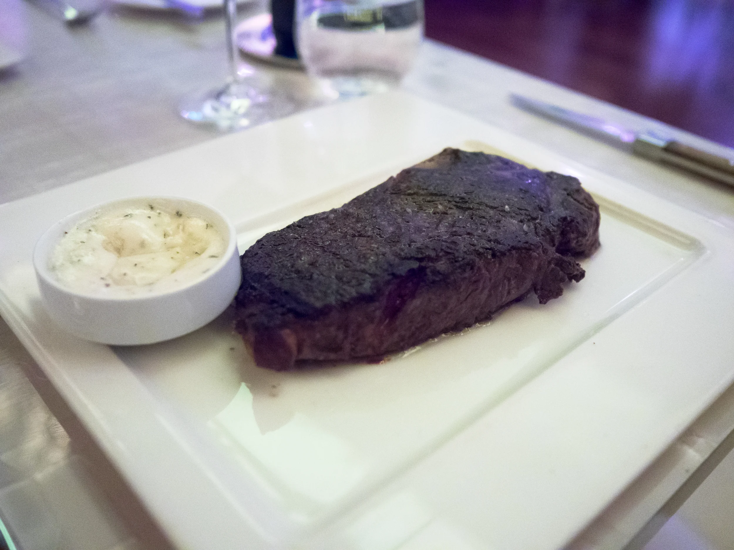 greg norman signature australian wagyu new york strip, with bernaise.
