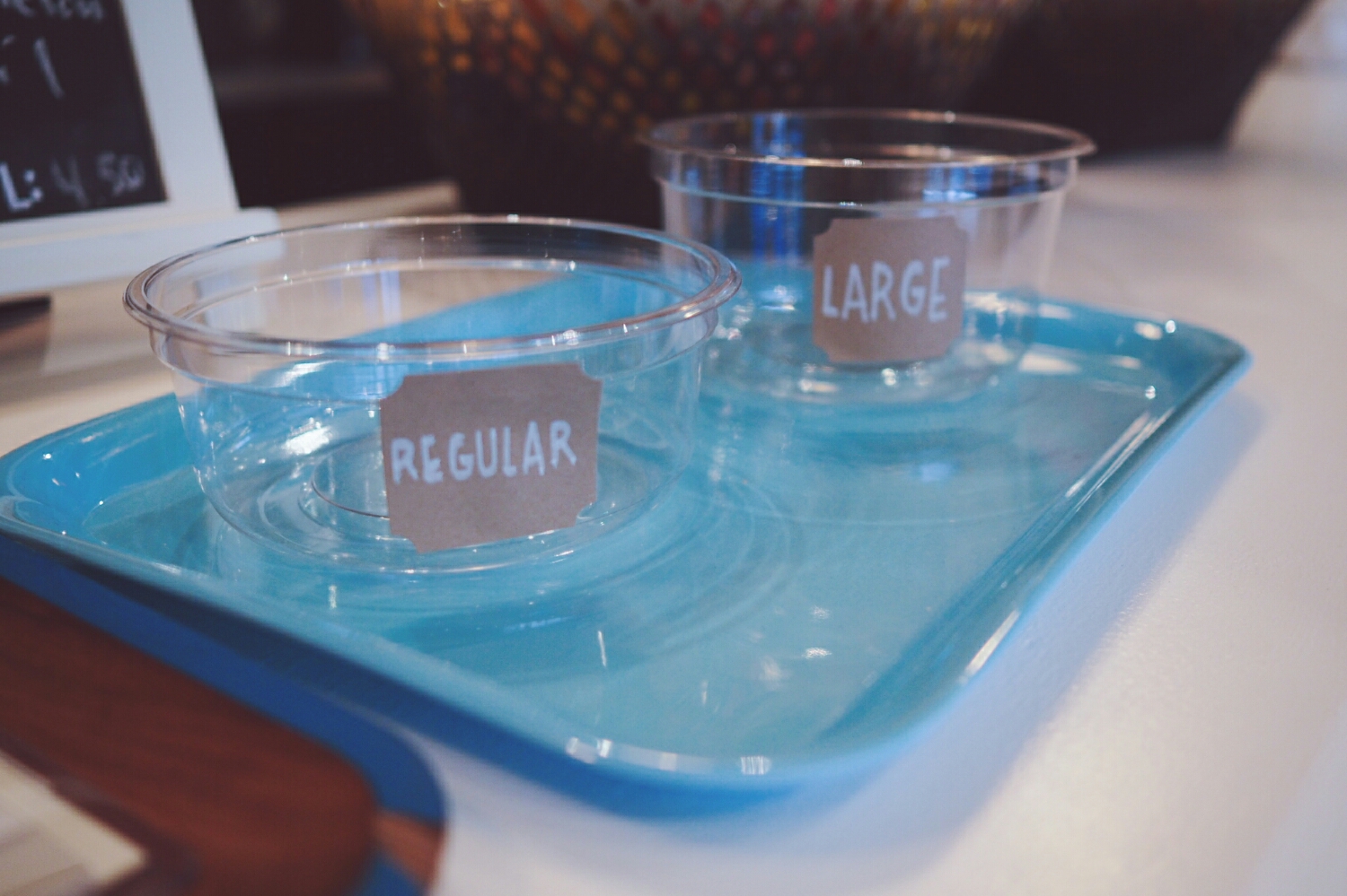 size difference between regular and large sizes.