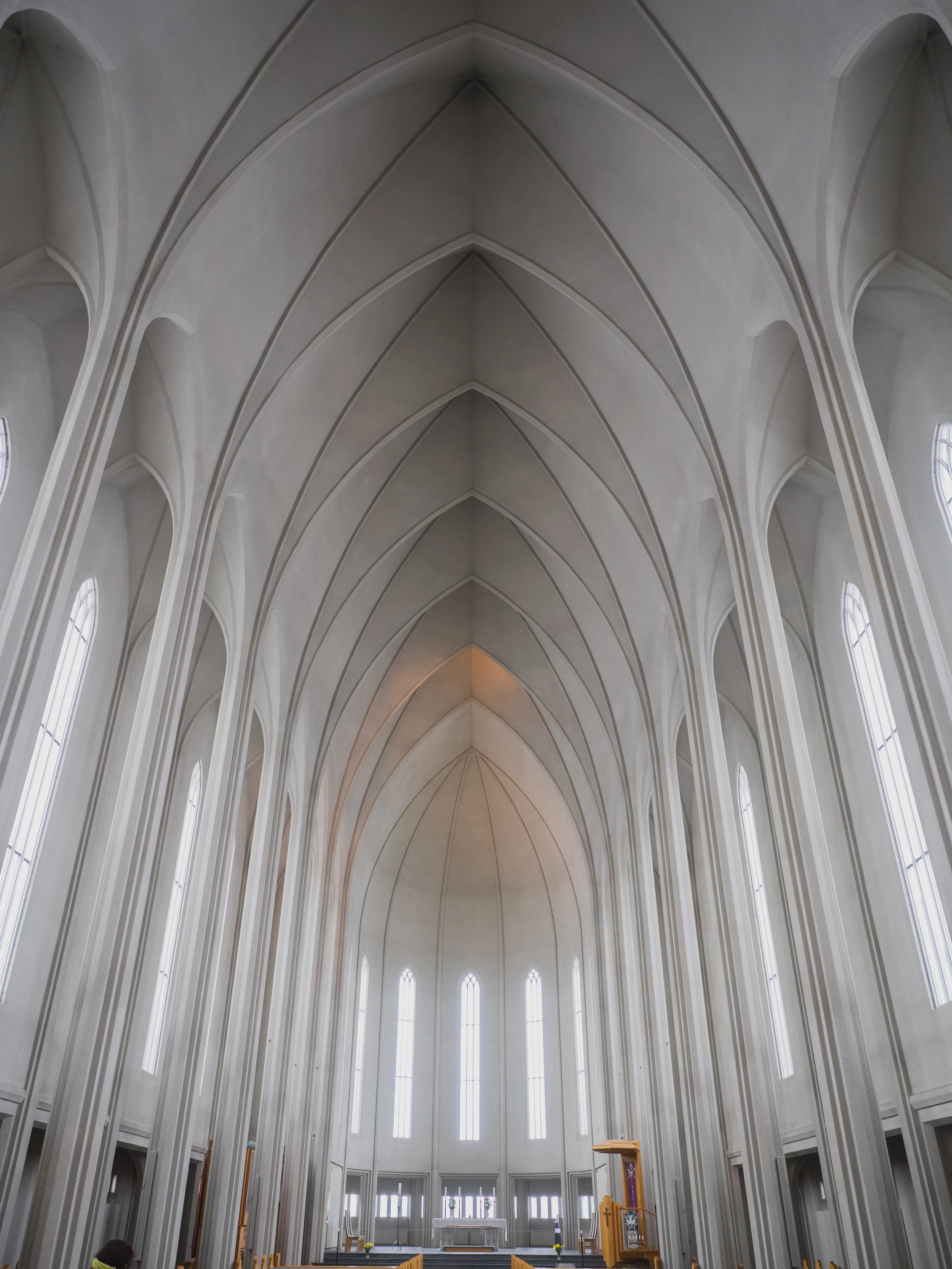 inside hallgrímskirkja.