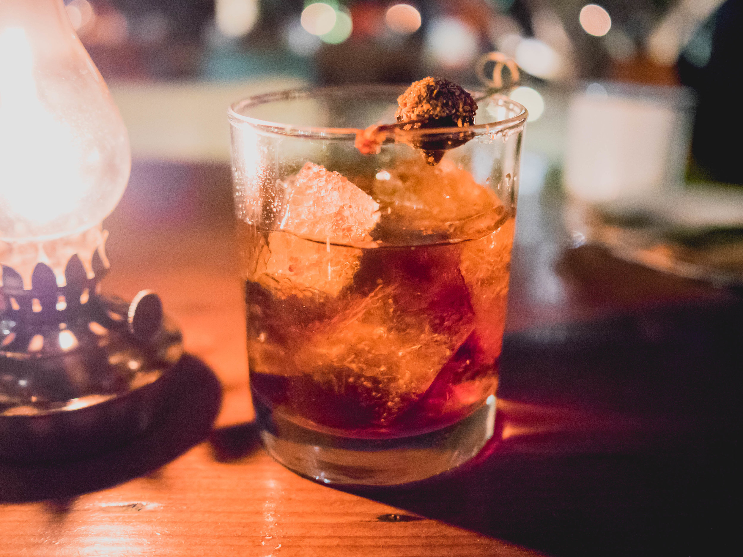 la anticuado : mezcal, whiskey, ancho chili, huitlacoche, mexican fernet.