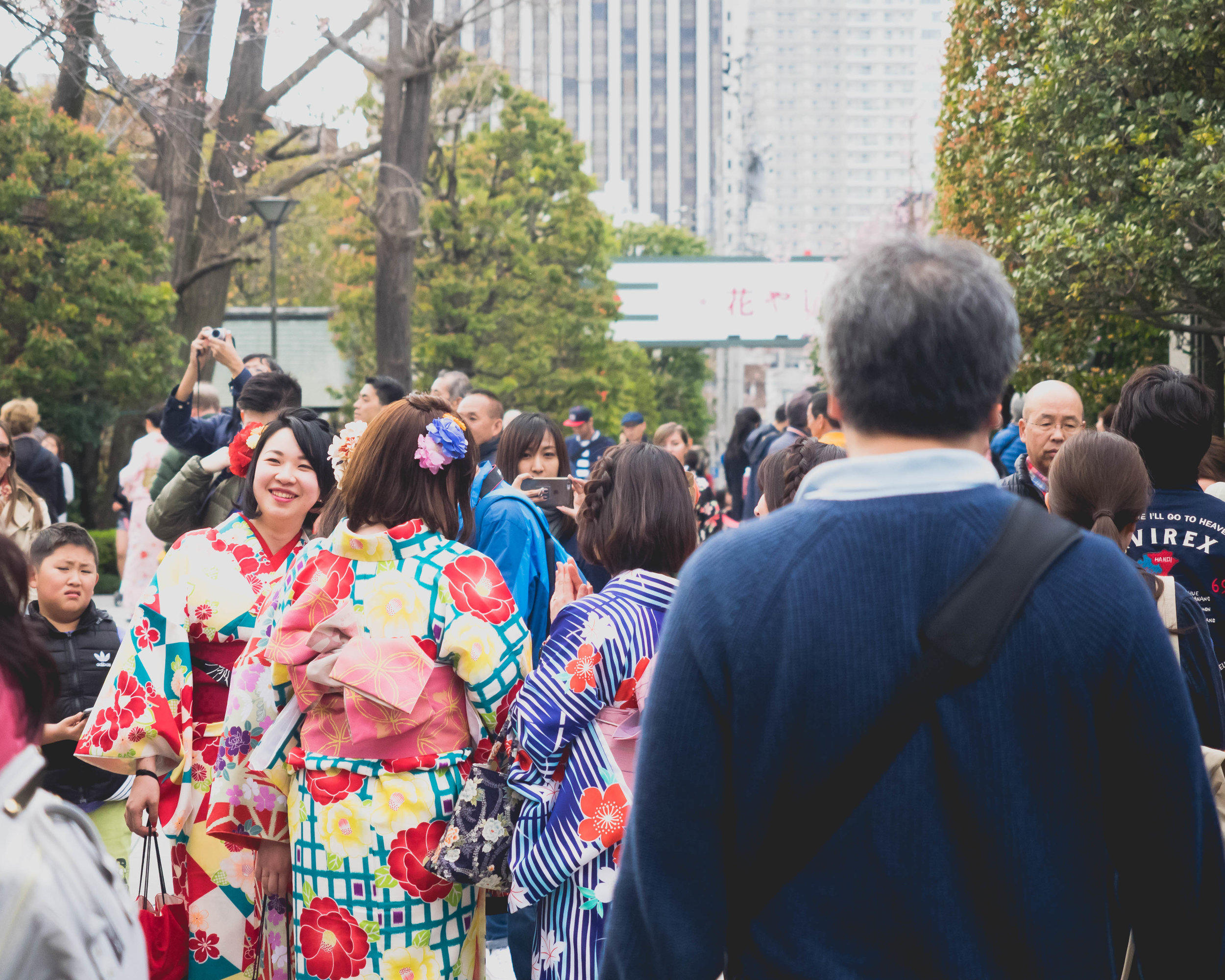 tourists in kimonos.
