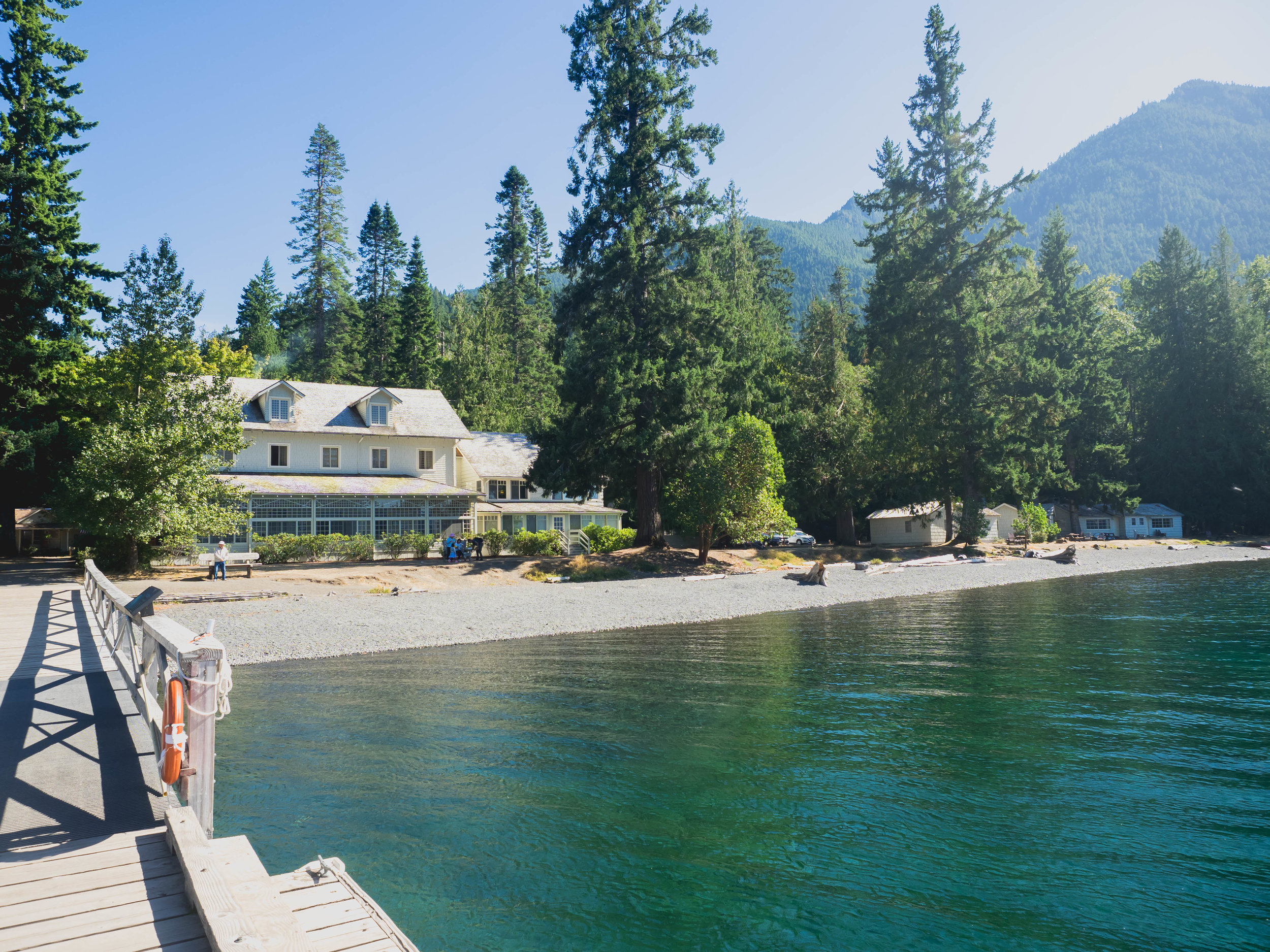 crescent lake lodge.