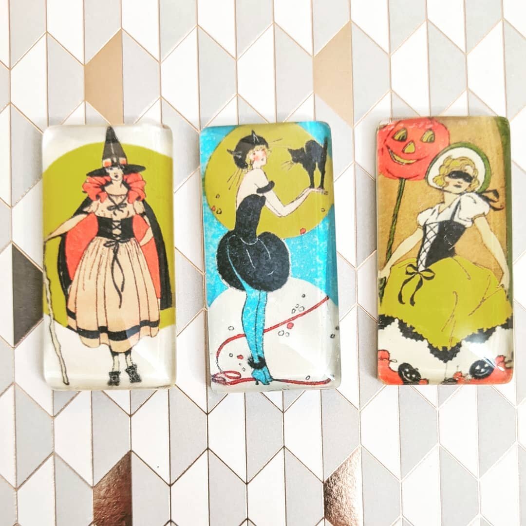 Anybody thinking about their Halloween costumes yet? Is it too meta to be a flapper in costume?
#halloween #costume #1920s #magnets