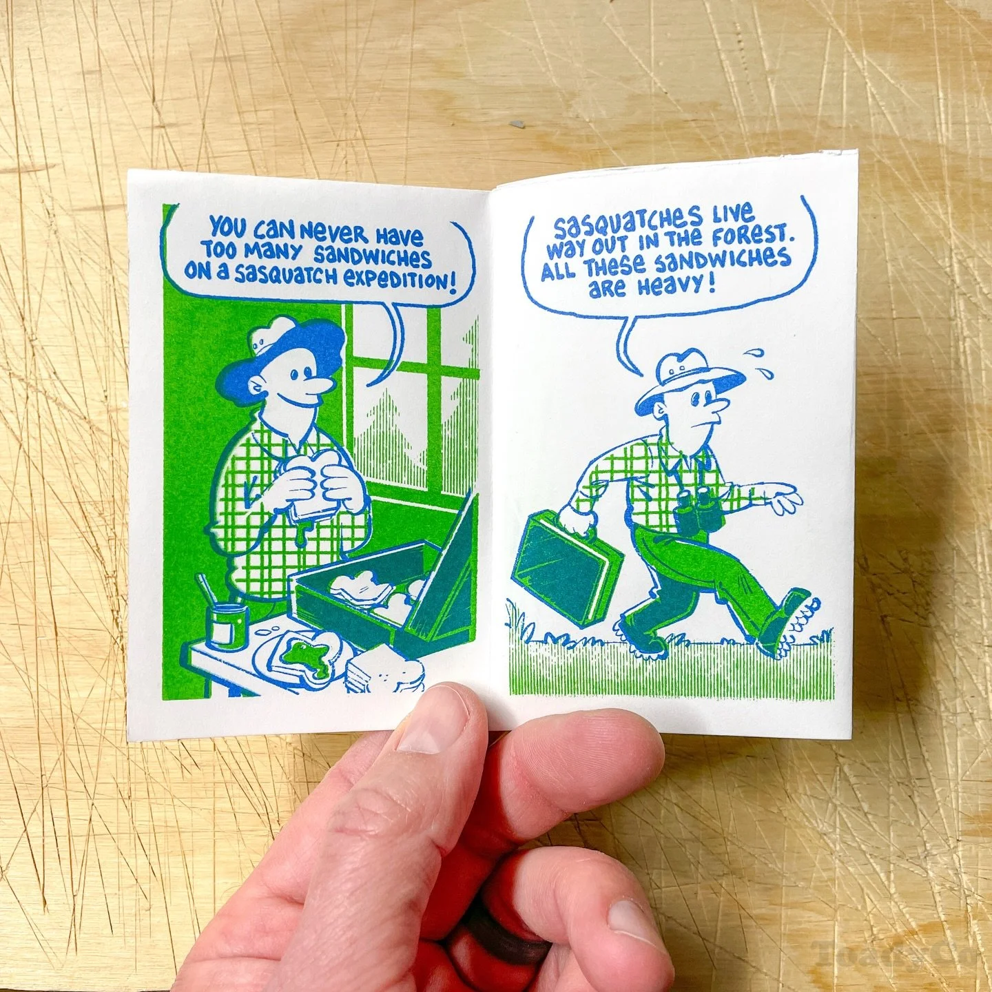 #TEENYWEENYZINEYS for the month of March are in today's outgoing mail! They'll be in your mitts soon.

#makingcomics