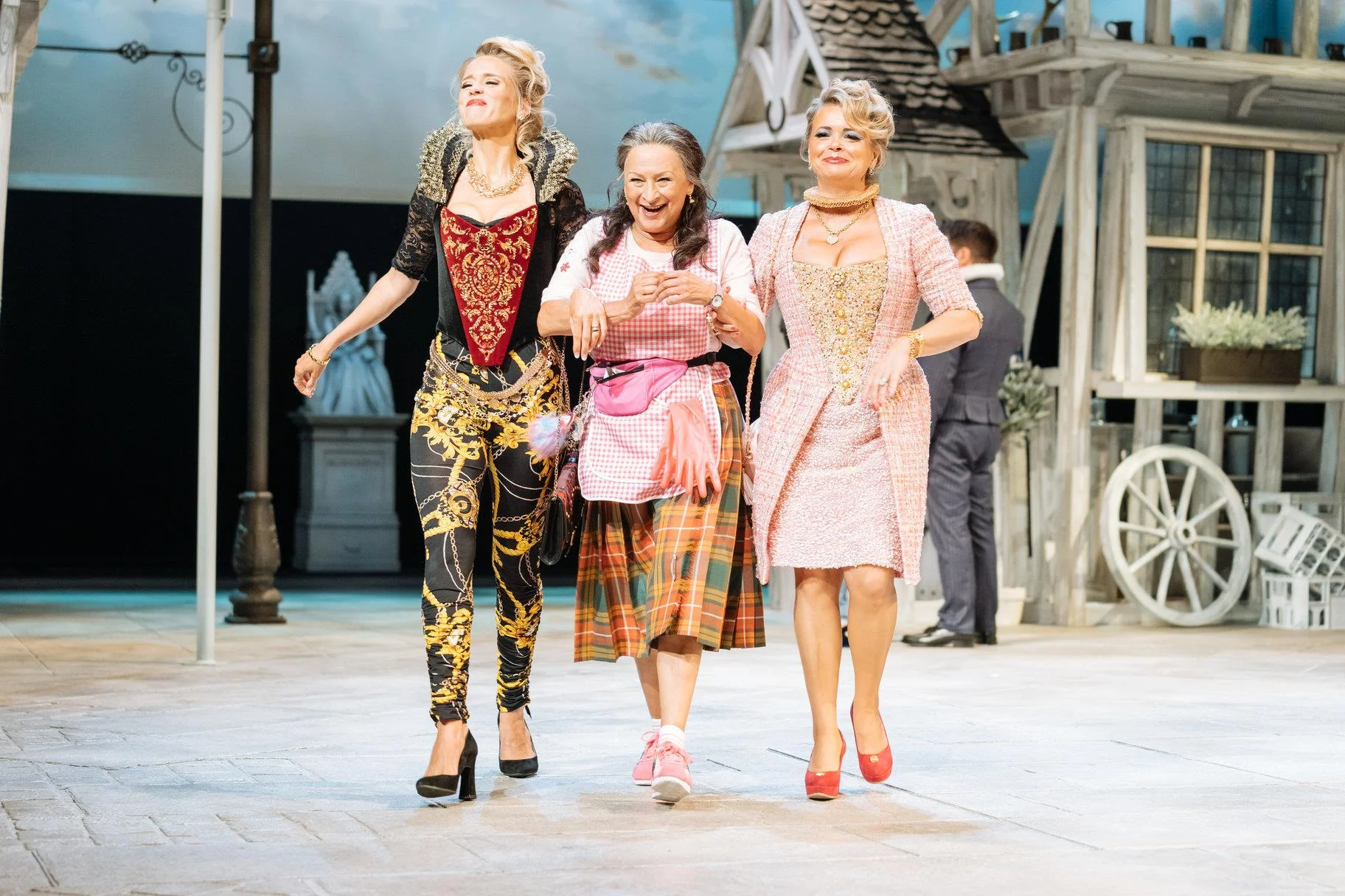 © Manuel Harlan, RSC (Beth Cordingly as Mistress Ford, Ishia Bennison as Mistress Quickly and Rebecca Lacey as Mistress Page)