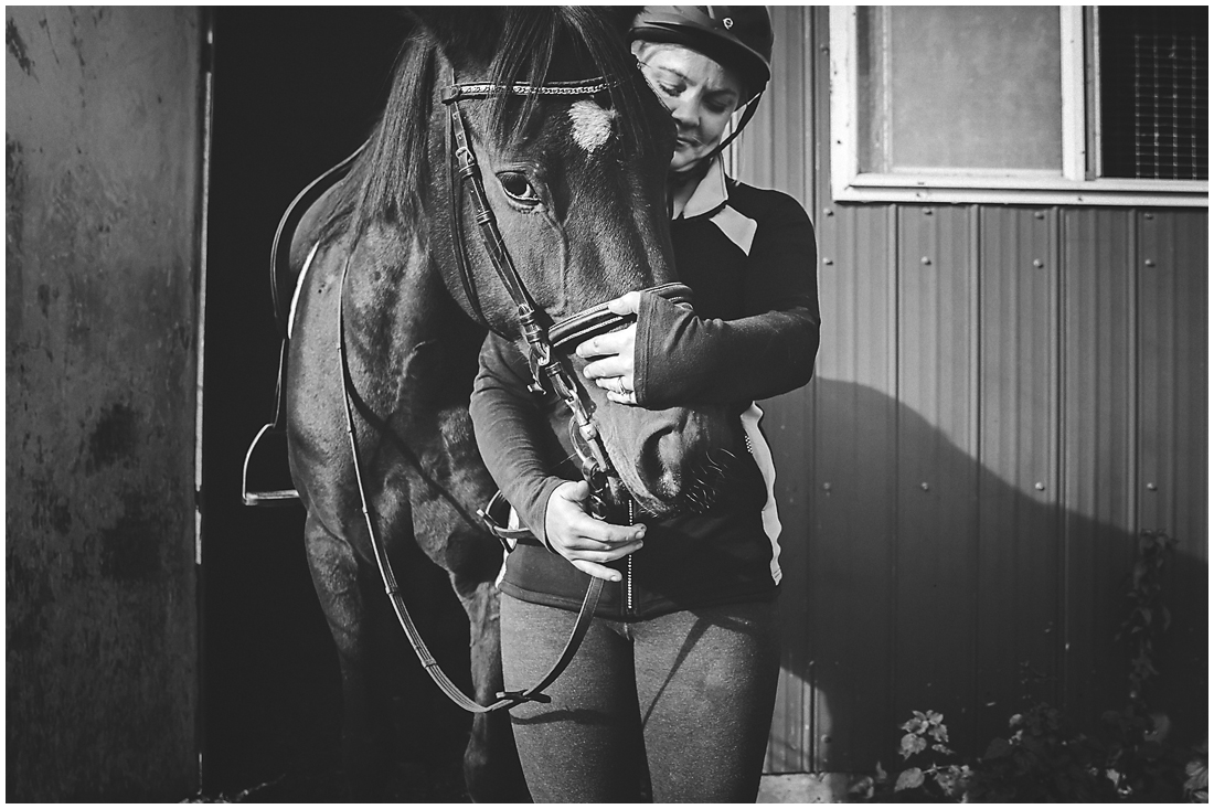 A documentary session featuring a girl, her brown horse and a red barn. #equine #equestrian #horse #fraservalleyhorse #vancouverhorses #equestrianphotography #photography #racehorse #retiredhorse #jumping #riding #barn #documentary #yvr #vancouver #redbarn #brownhorse #sparklebridle #oldbarn #brownhorsewhitespot #realhorses #abbostford #abbotsfordriding #vancouverriding