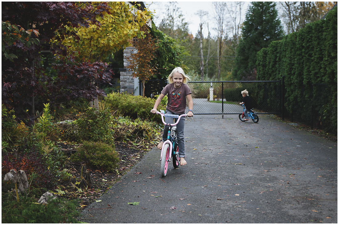 #documentaryphotography #lifestlyephotography #vancouver #langley #fraservalley #mother #father #kids #trampoline #jenga #booknook #lifestyle #inhome #fall #familyof5 #fourthbaby #maternity #reading #whitekitchen #activefathers #playwithyourkids