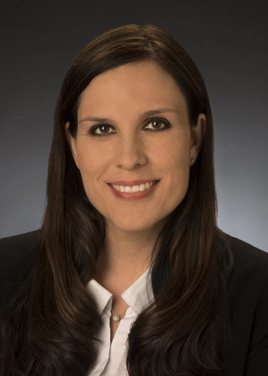 Jennifer Holt.jpg