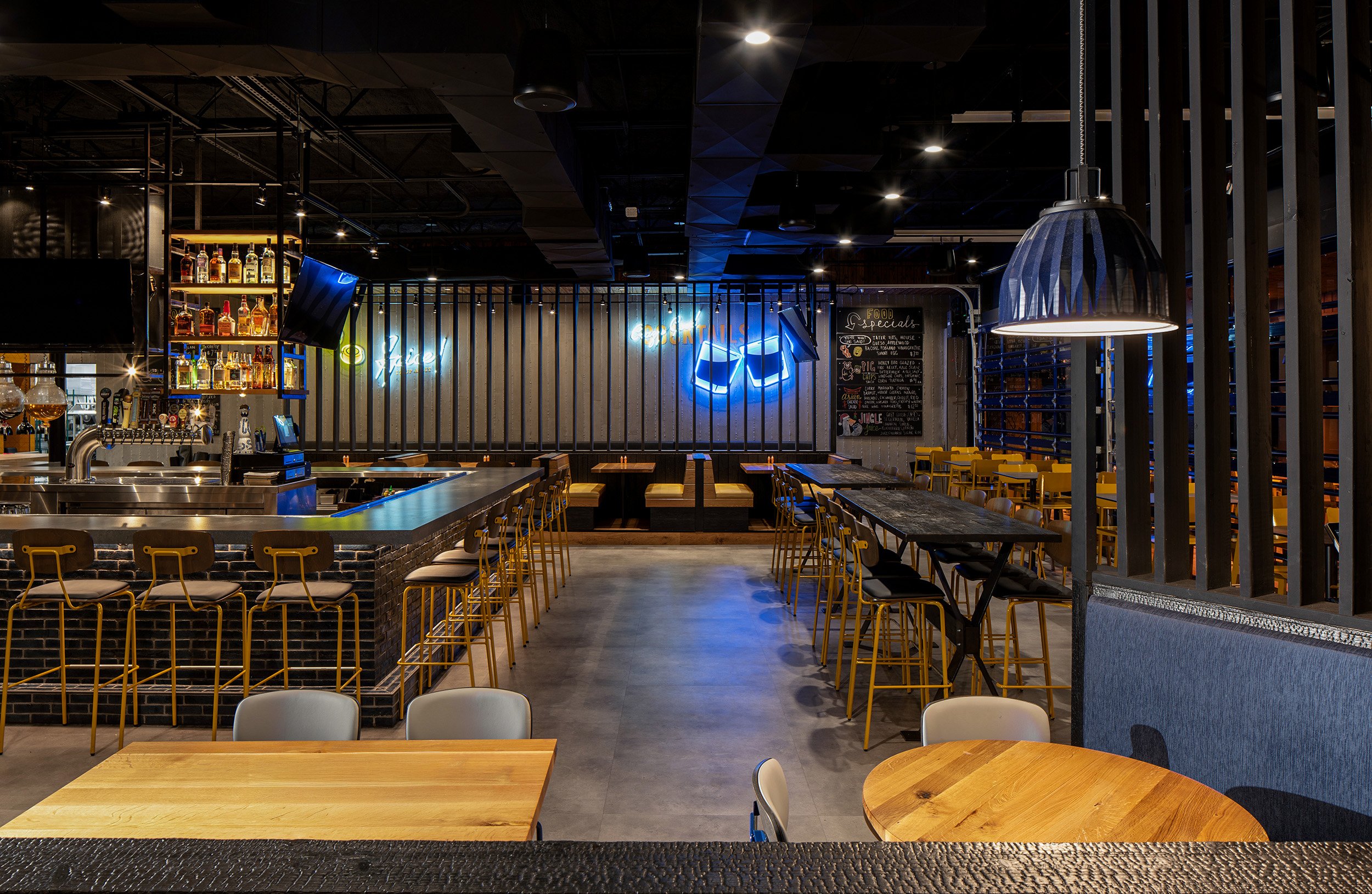 tampa-restaurant-and-bar-interior-design.jpg