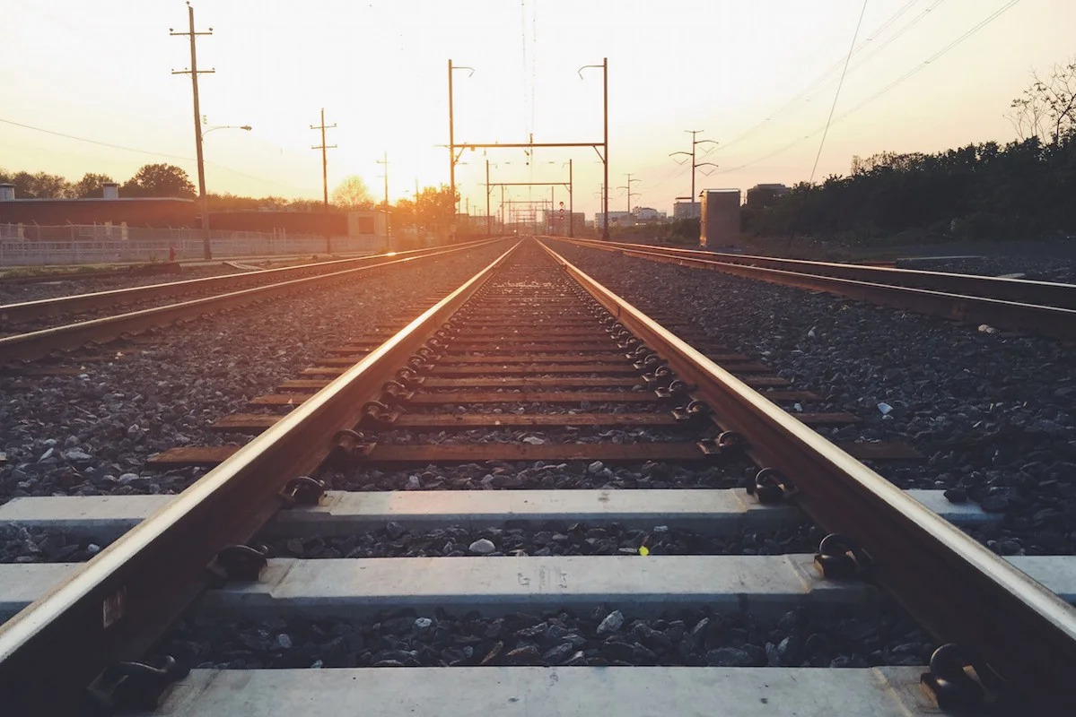 The Train to Naples: On Waiting and Running