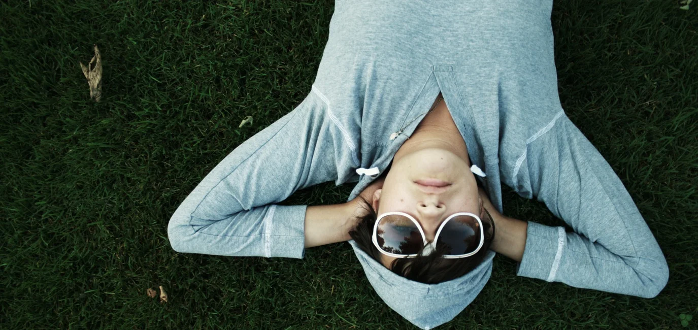 If You're Single, Be Free. (But Not Too Free)