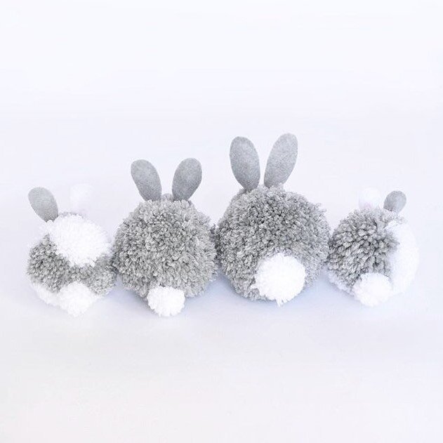 Bunny butts! 😍

A repost from my other account @fullyhooked

Tutorial for these pompom lovelies can be found here: ikatbag.com (July 2014 Bunny Party)
_______________________________✍️
#easterbunnies #pompom #pompombunnies #bunnies #pompomart #pompo