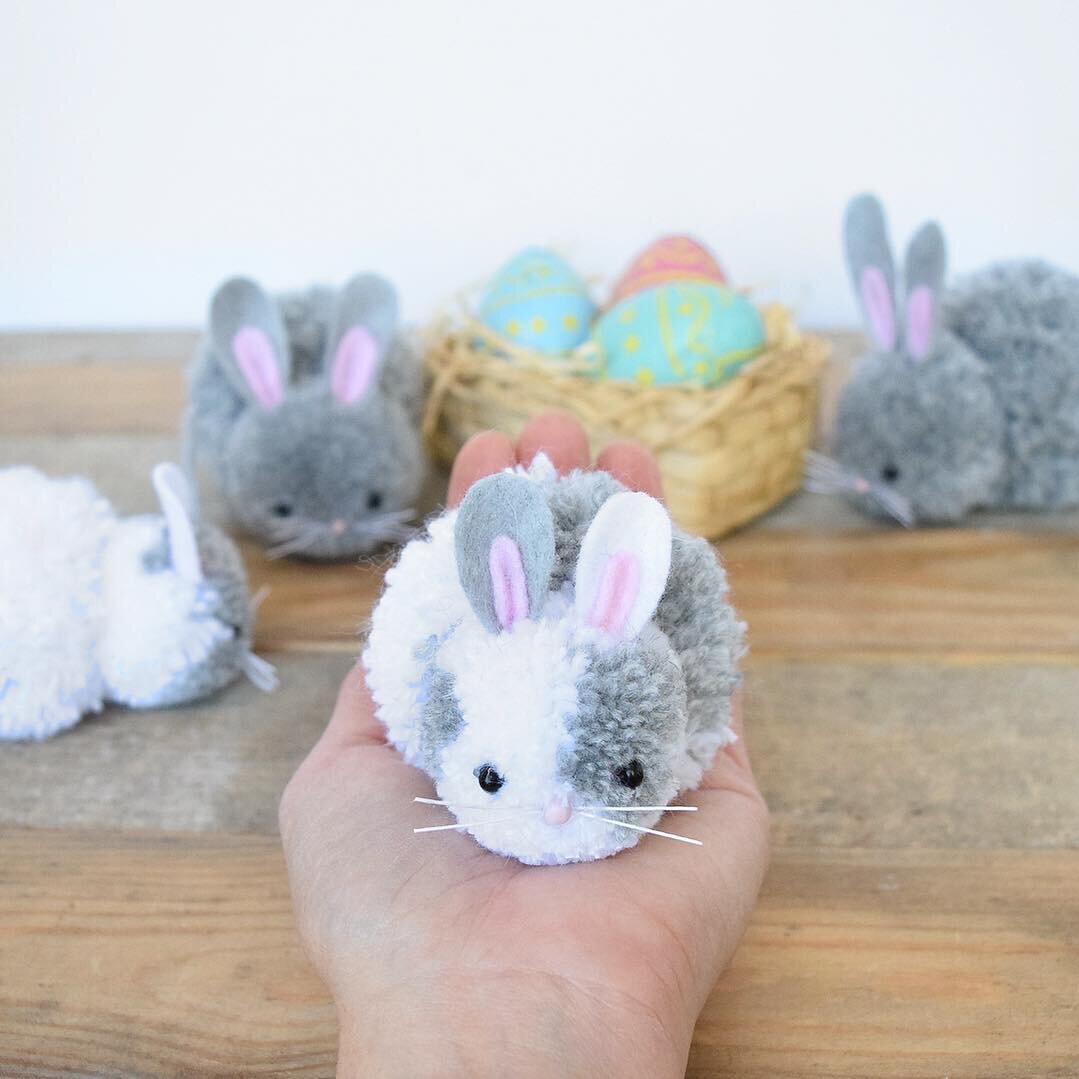 Happy Friday! 💕 
Made these little cuties for my niece and nephew. Aren&rsquo;t they so dang cute?! I took a gazillions pictures so be warned...bunny spam all weekend! 😜
You can find a free tutorial from the blog ikatbag.com (July 2014 Bunny Party)