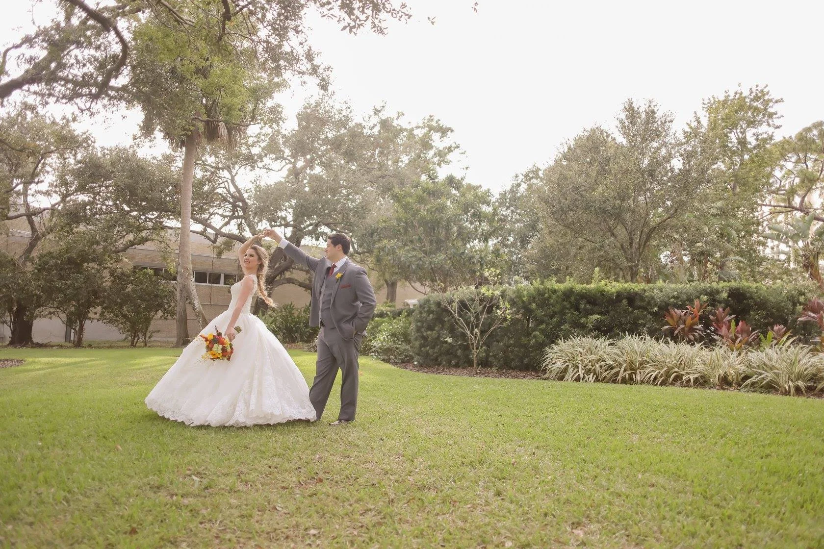 The couple posed for photos at their waterfront venue, overlooking famed Bayshore Boulevard.