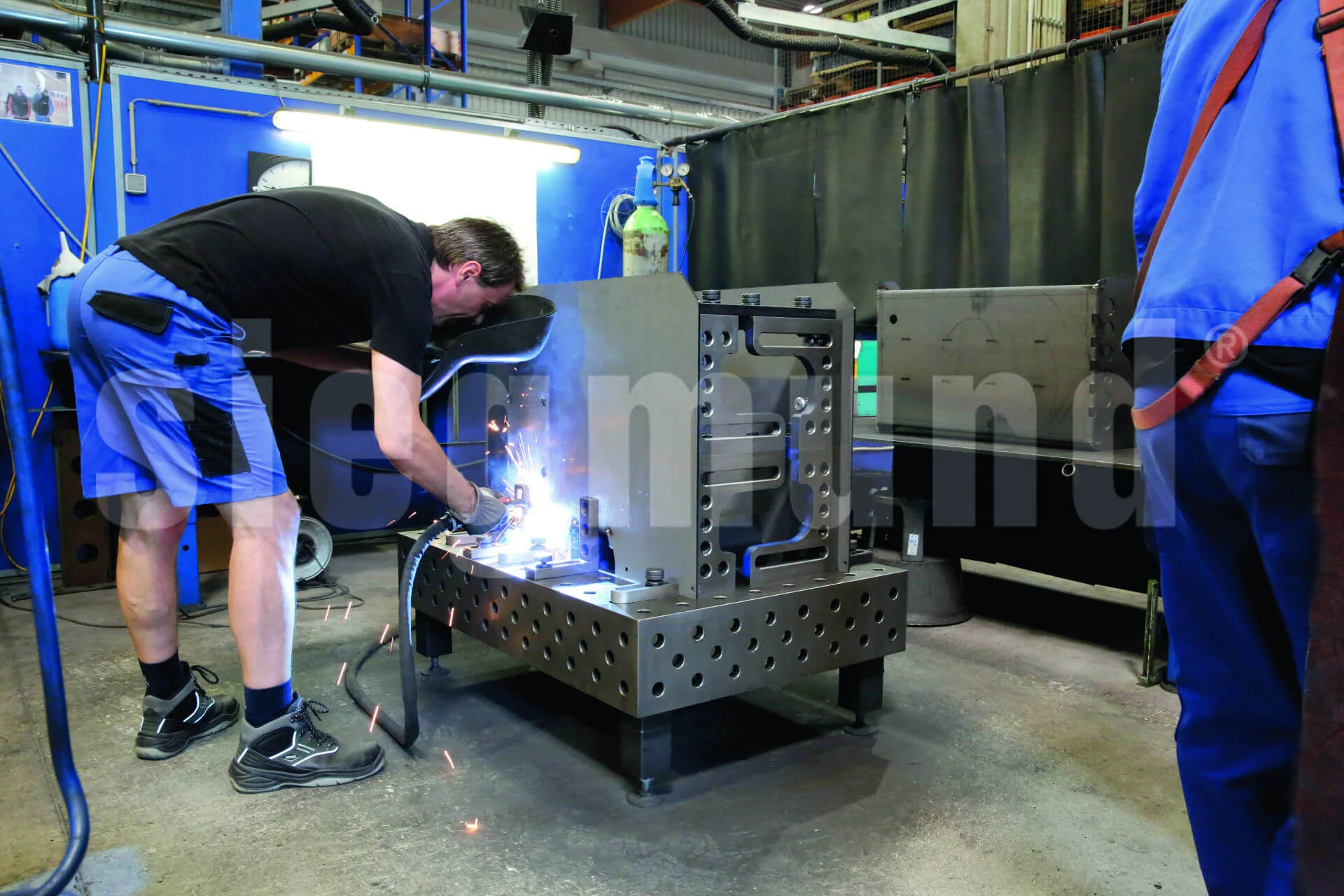 Metal Construction and Sheet Metal Processing - Welding Table and Fixtures Examples - Siegmund - Quantum Machinery Group (18).jpg