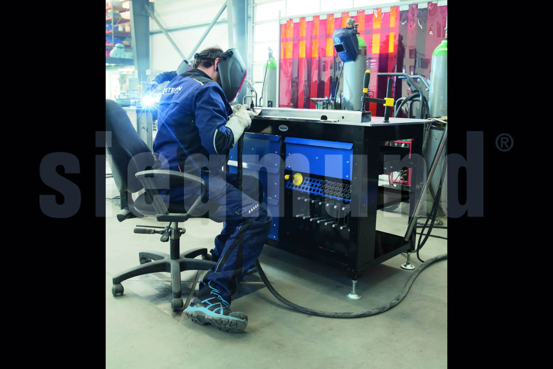 Metal Construction and Sheet Metal Processing - Welding Table and Fixtures Examples - Siegmund - Quantum Machinery Group (73).jpg