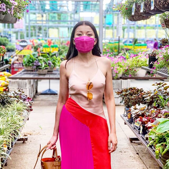 Sweating in places I've never sweat before.

On another note, I forgot all the names of the good places in Philly to get plants so we ended up at Lowes.

#summerdress #targetstyle #ootd #lotd #phillystyle #streetstyle #sundayvibes