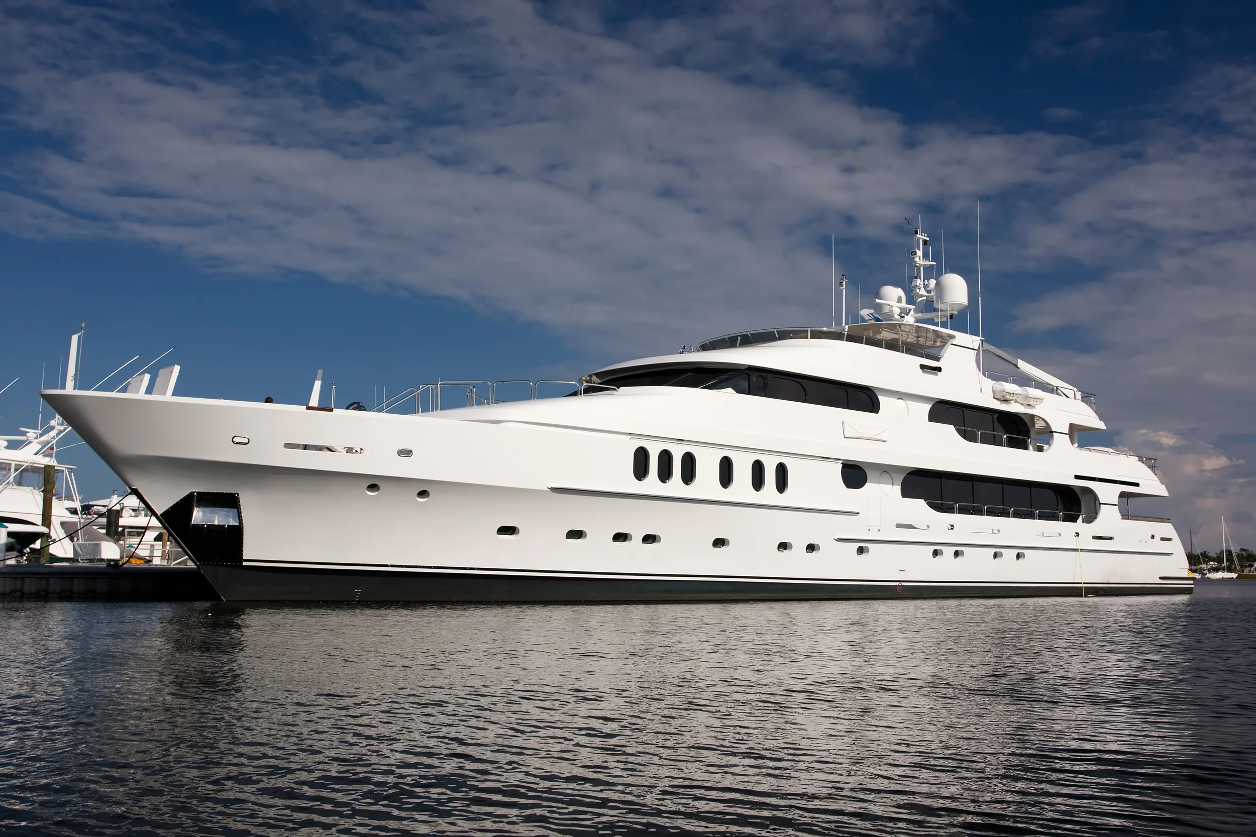 Big Yatch - 300 feet