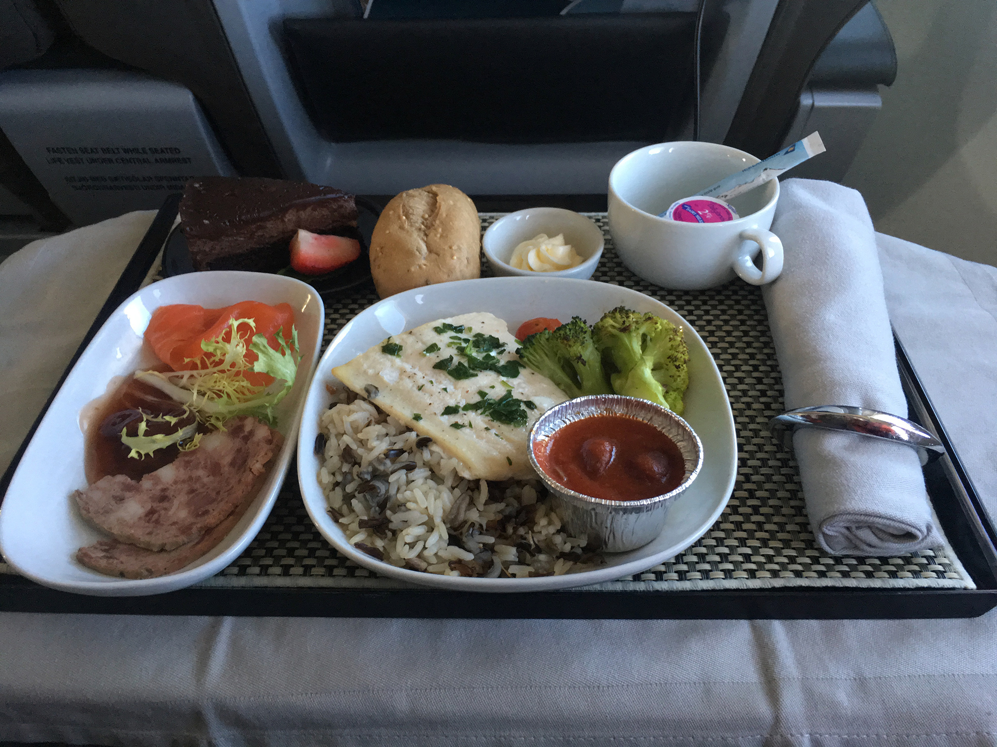 Iceland Does icelandair serve food