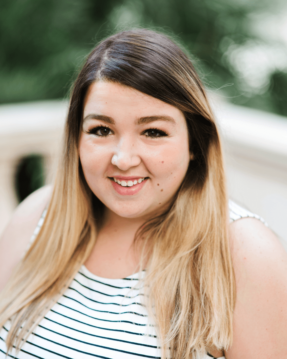 Headshot_Sarah-min.png